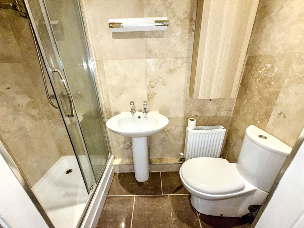 Property image 13 of 28