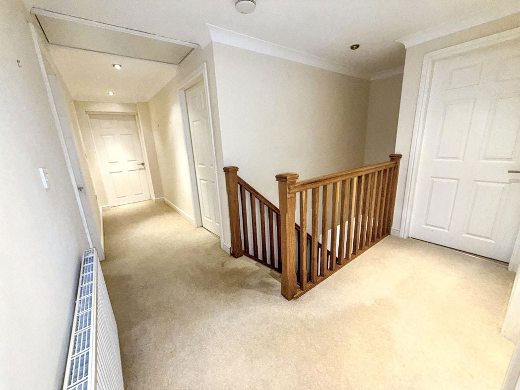 Property image 11 of 28