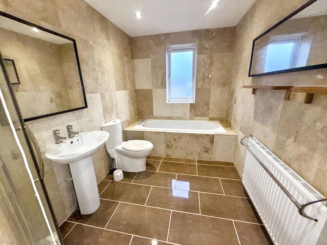 Property image 21 of 28