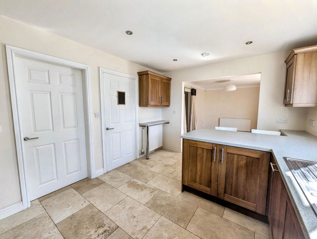 Property image 8 of 25