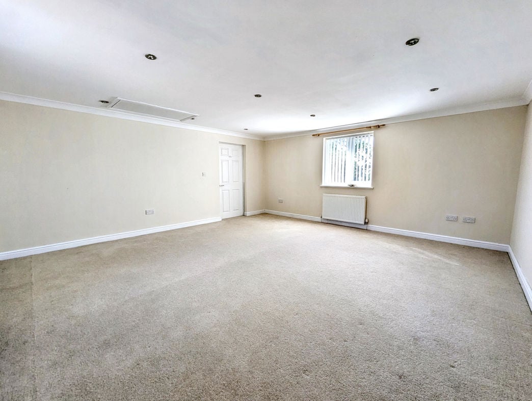 Property image 14 of 25