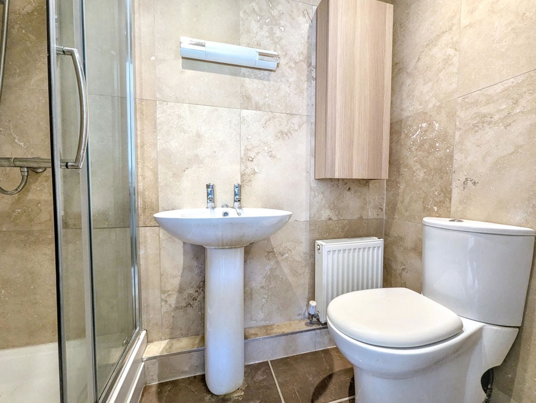 Property image 16 of 25