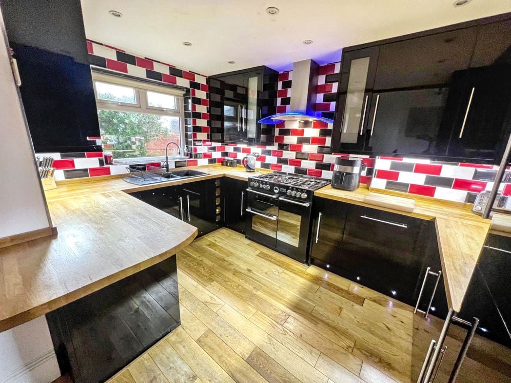 Property image 5 of 18