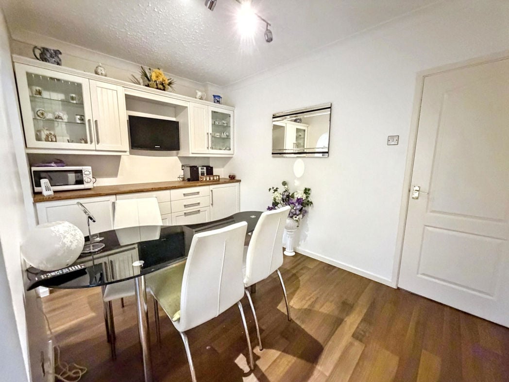 Property image 11 of 23