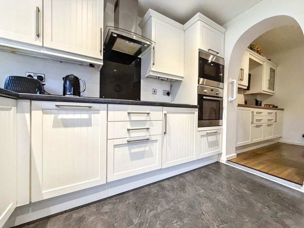 Property image 9 of 23