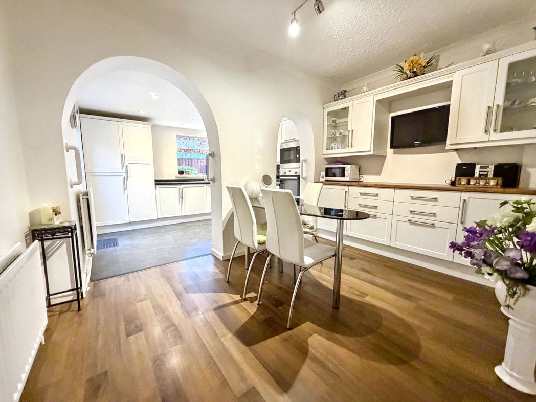 Property image 10 of 23