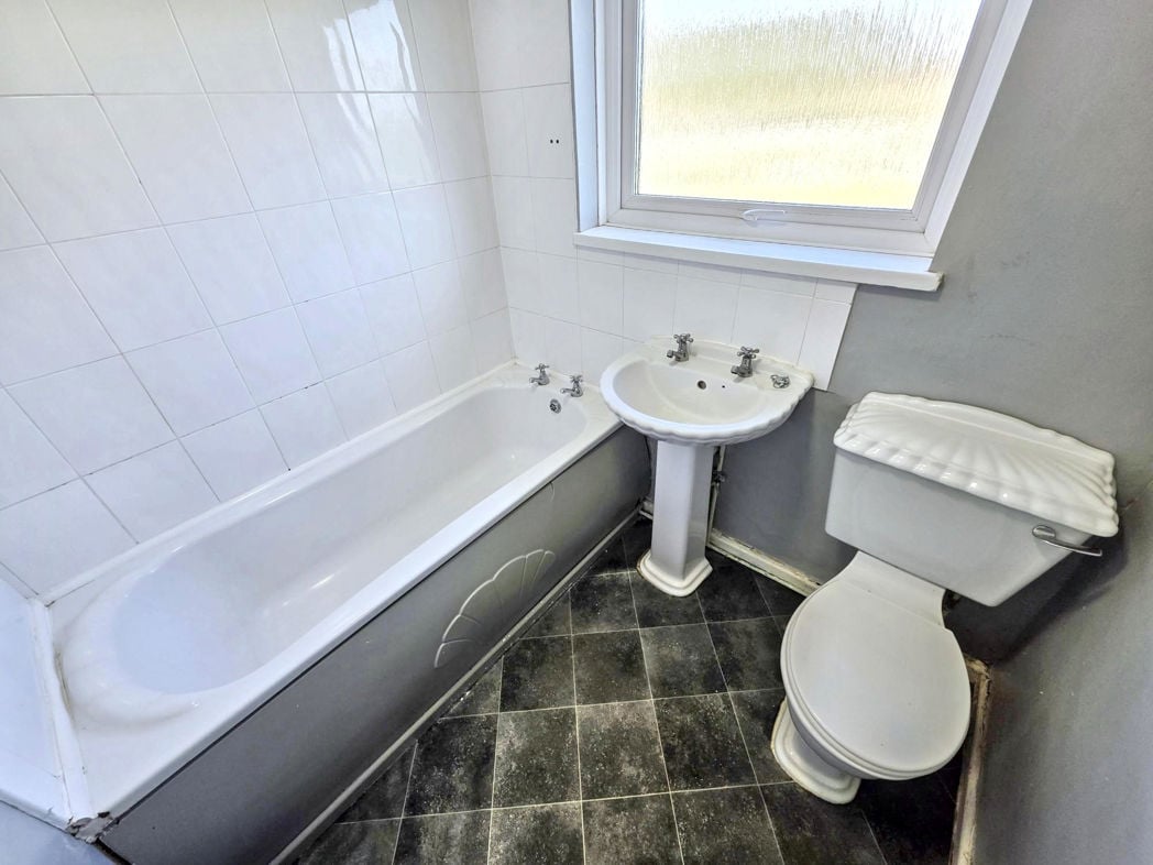 Property image 5 of 6
