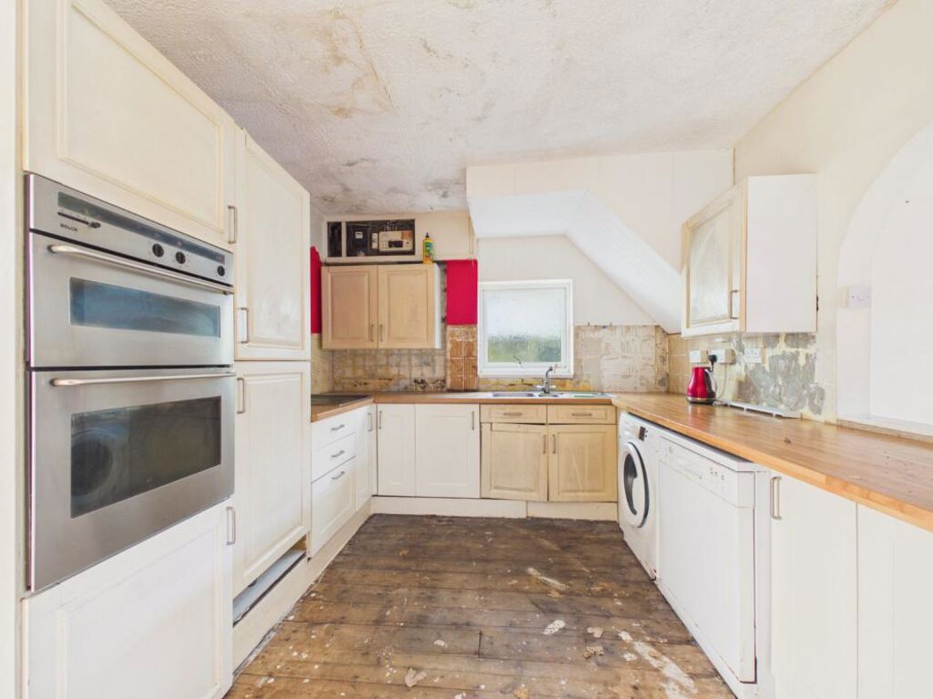Property image 4 of 15