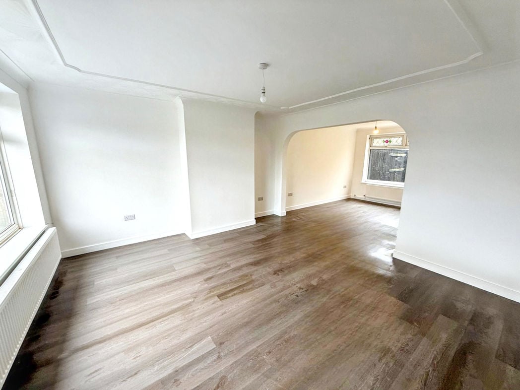 Property image 3 of 13