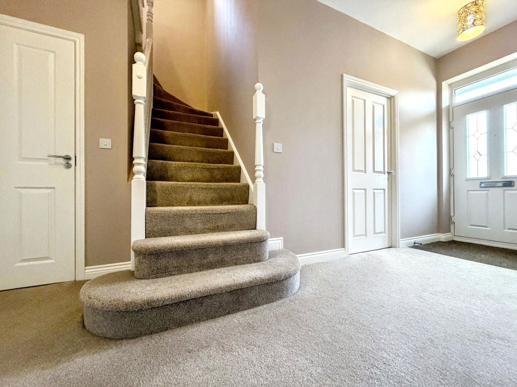 Property image 4 of 33