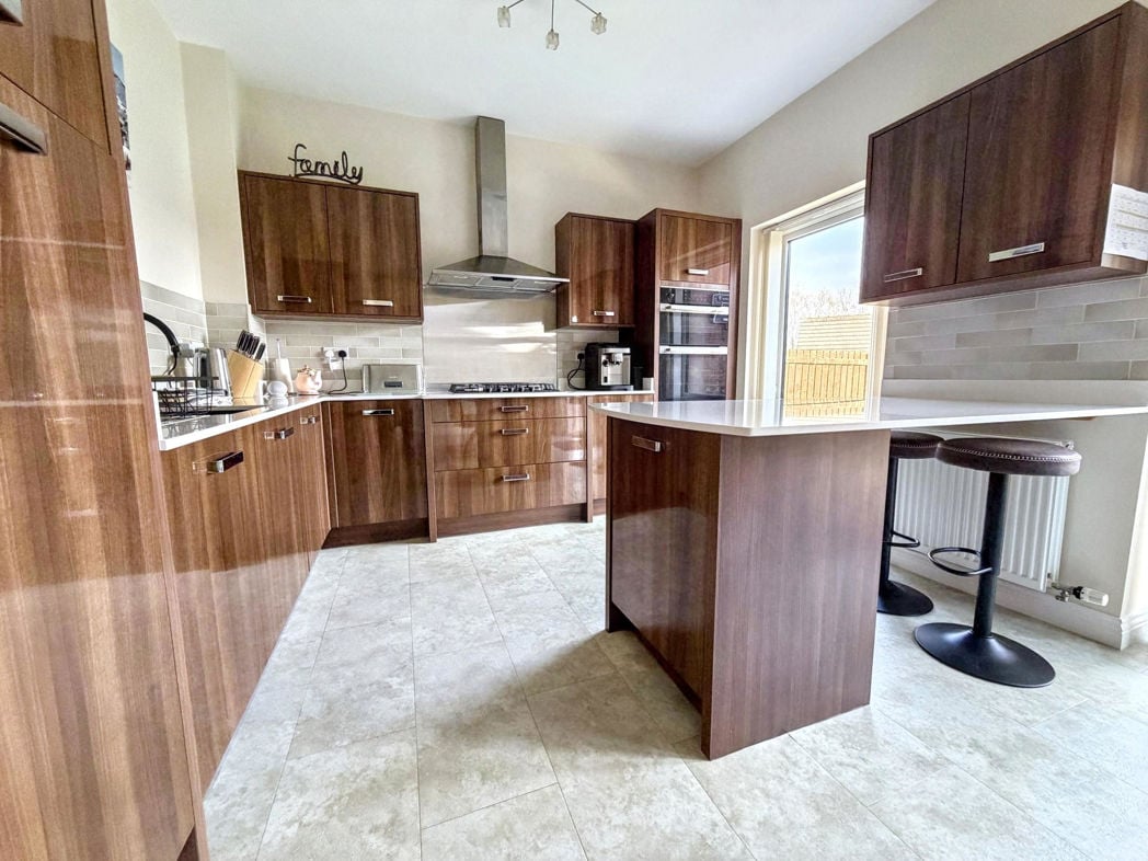 Property image 7 of 33