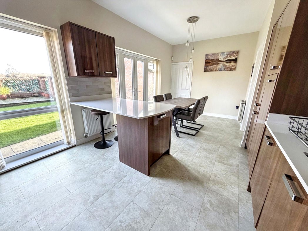 Property image 8 of 33