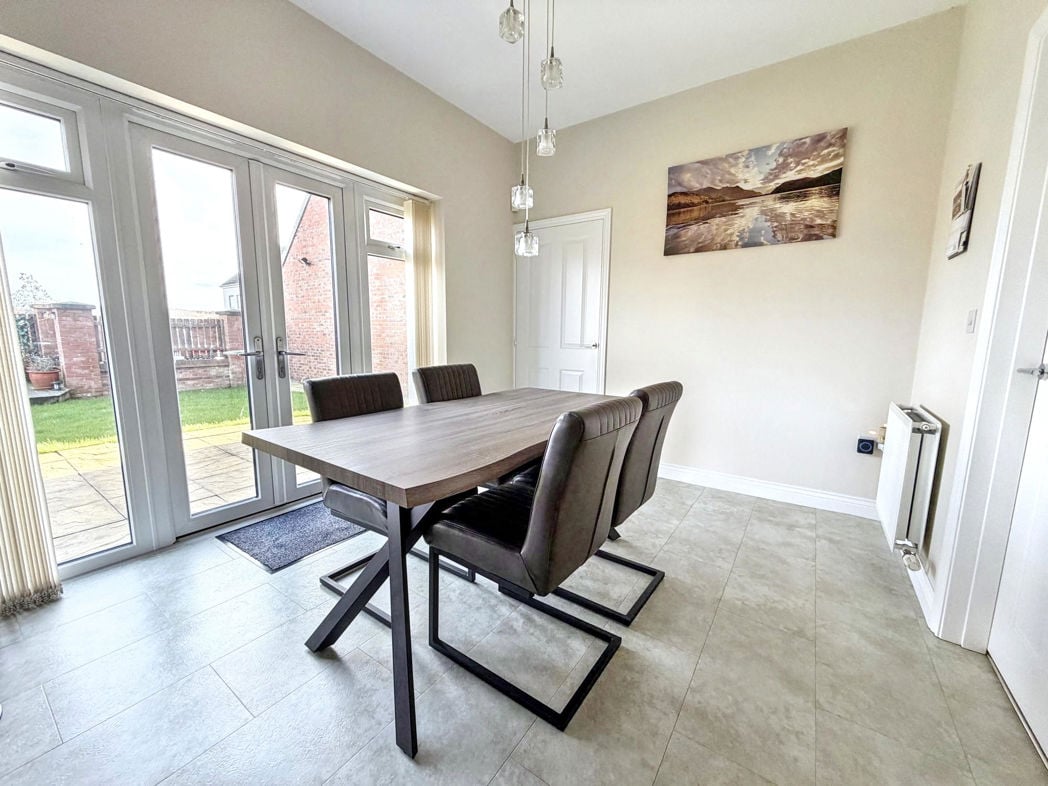 Property image 10 of 33
