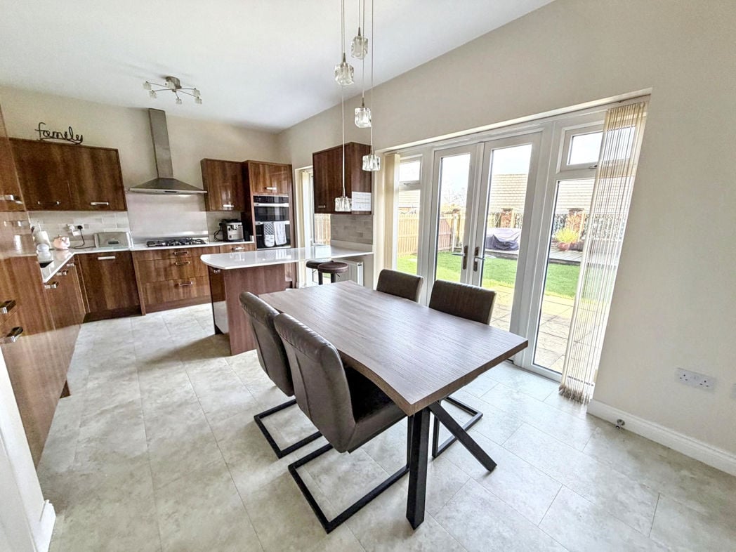 Property image 12 of 33