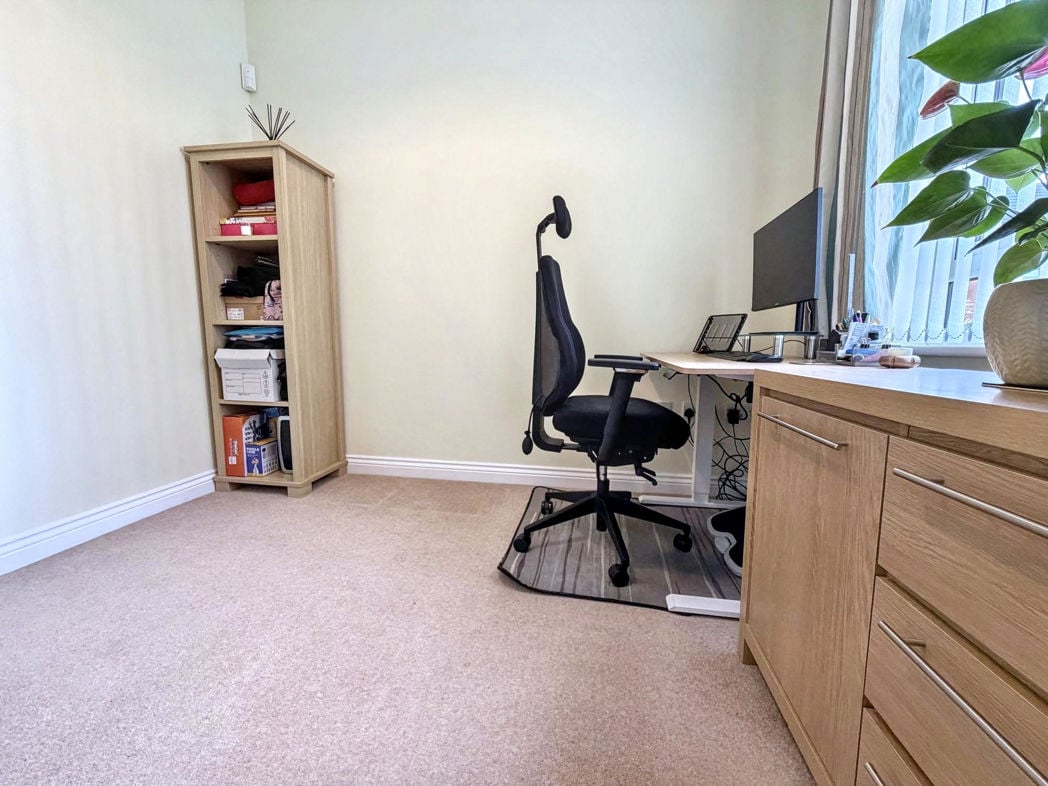 Property image 13 of 33