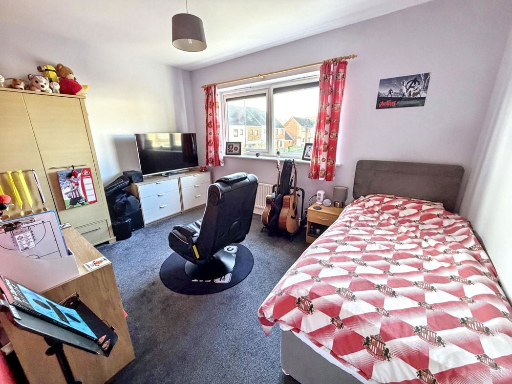 Property image 21 of 33