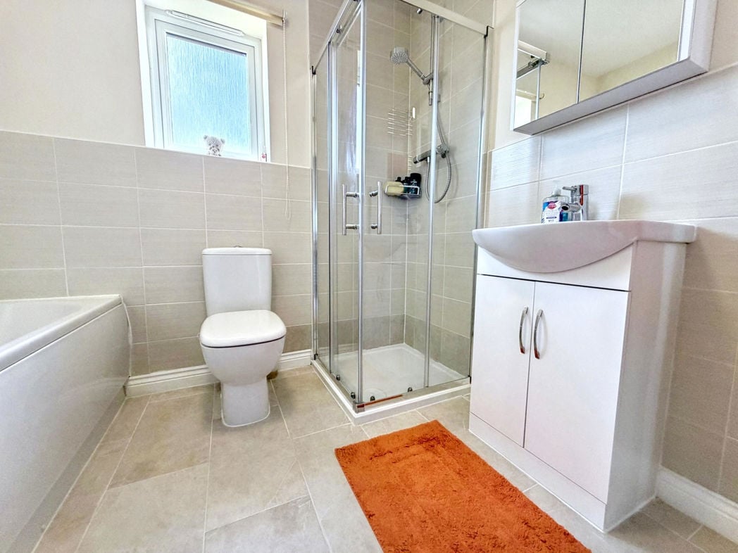 Property image 26 of 33