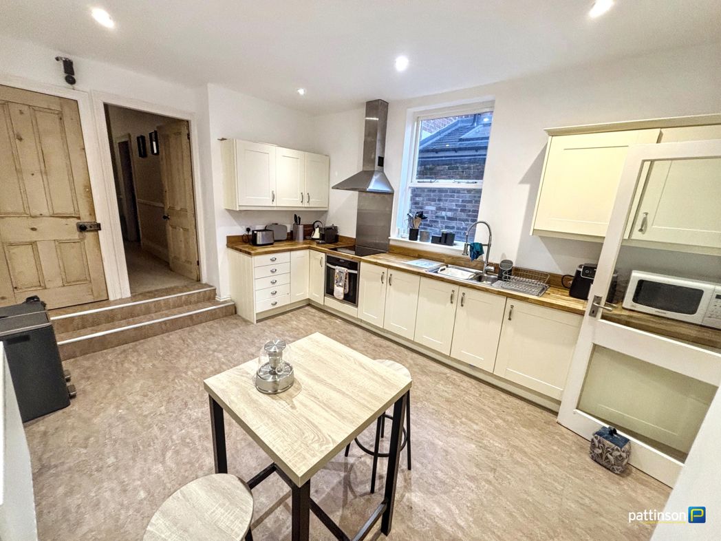 Property image 8 of 23
