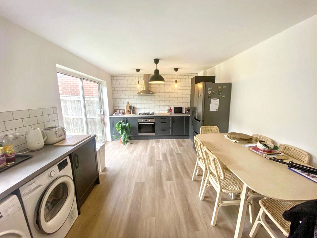 Property image 6 of 20