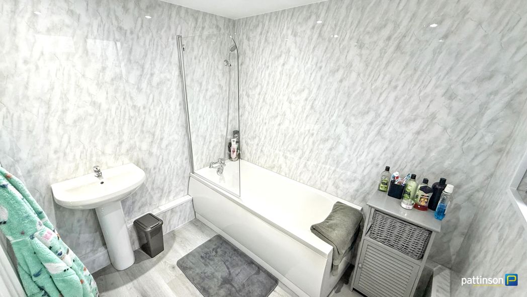 Property image 11 of 19