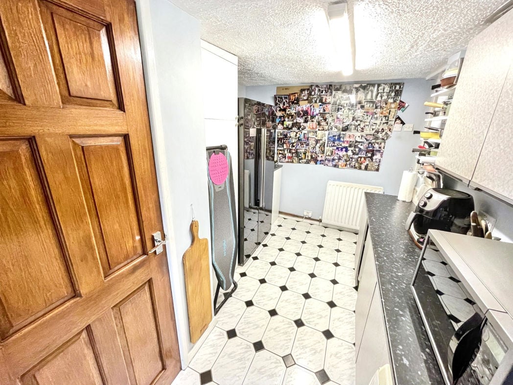 Property image 10 of 19