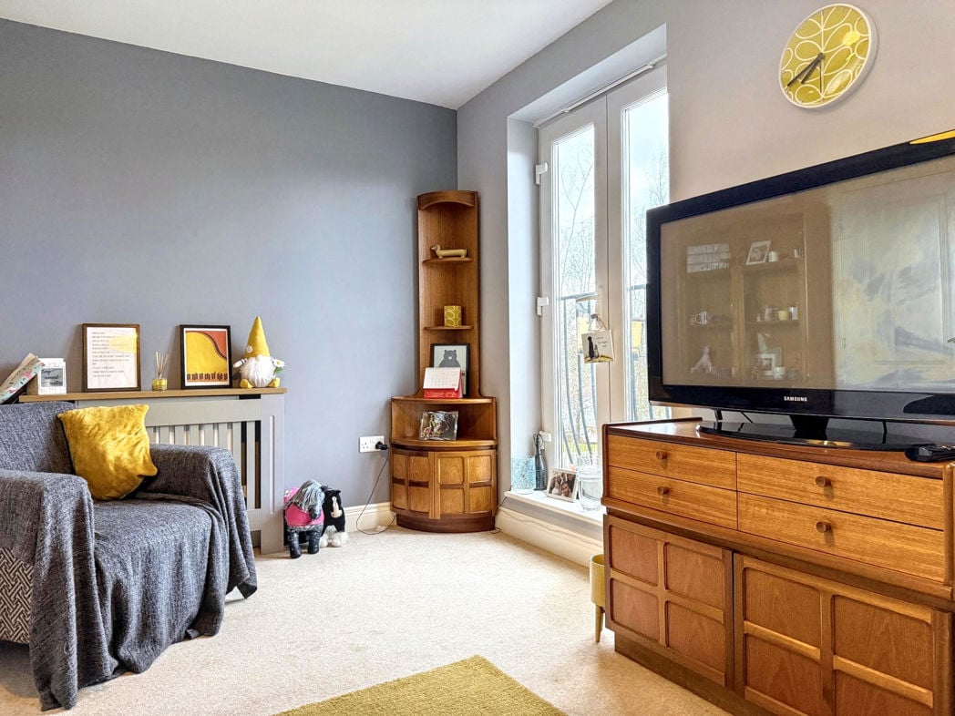 Property image 11 of 24