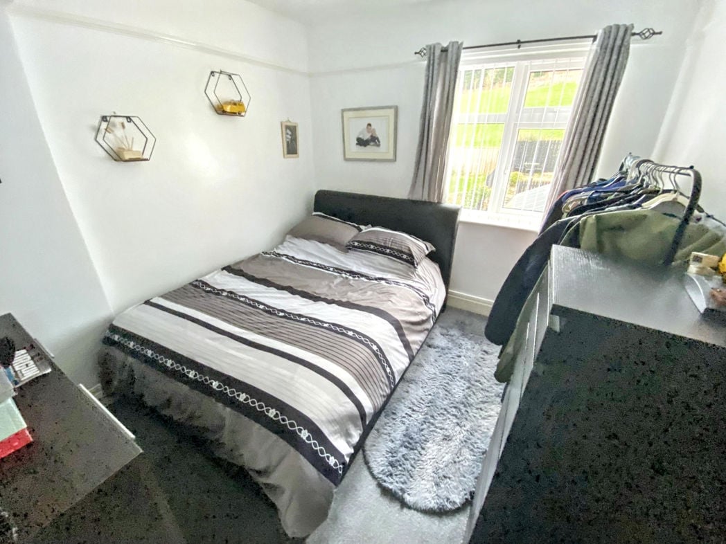 Property image 7 of 8