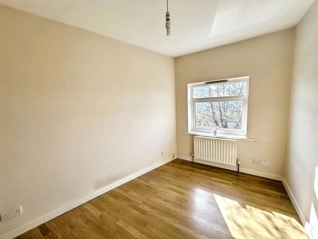 Property image 8 of 12