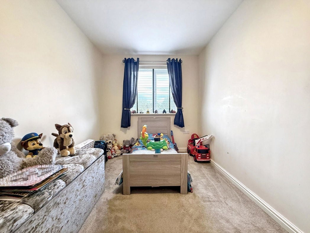 Property image 12 of 18