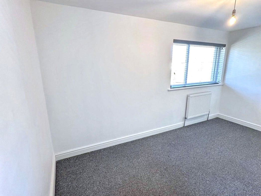 Property image 9 of 28