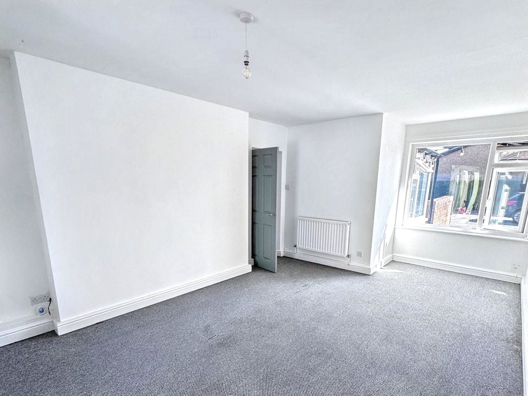 Property image 12 of 28
