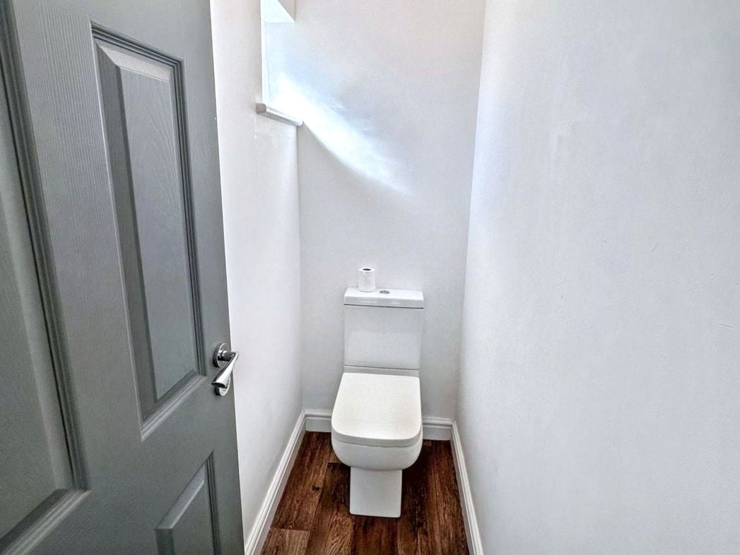 Property image 14 of 28