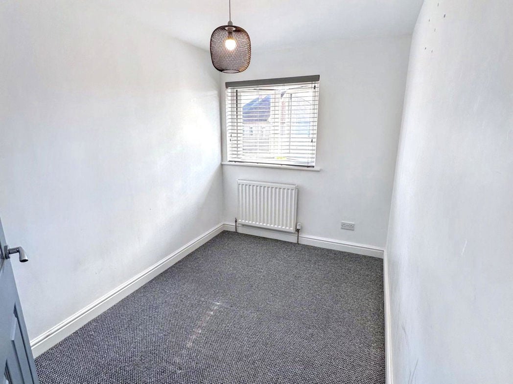Property image 8 of 28