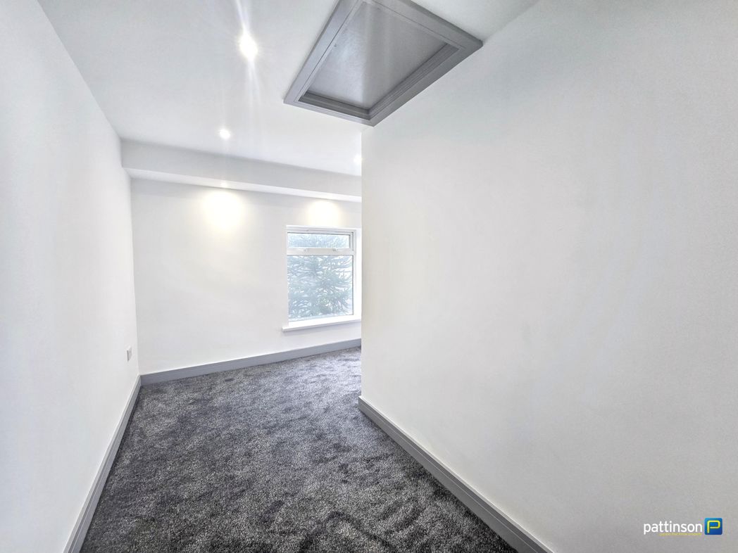 Property image 10 of 12