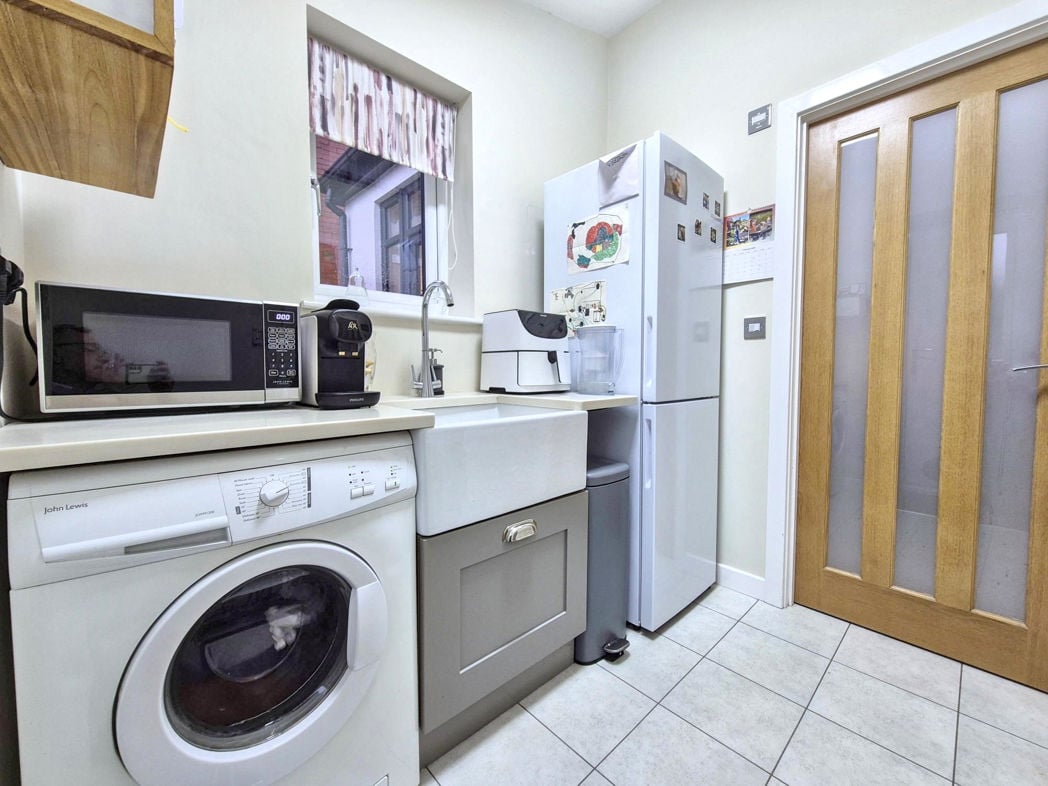 Property image 13 of 33