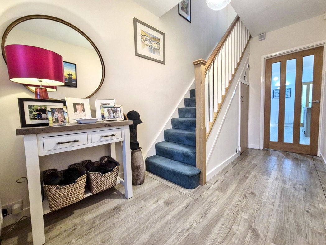 Property image 4 of 33