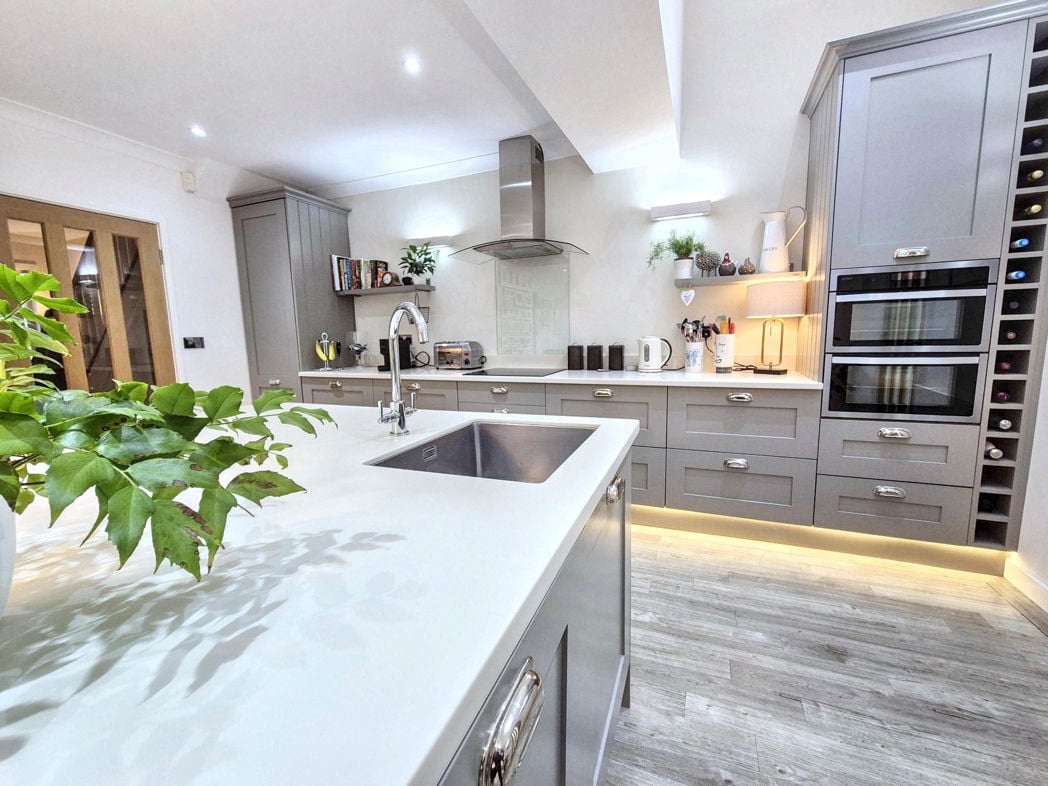 Property image 11 of 33