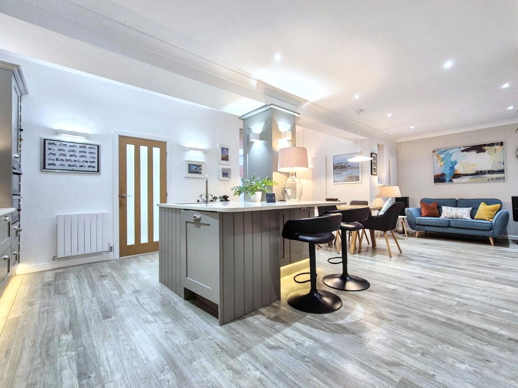Property image 10 of 33