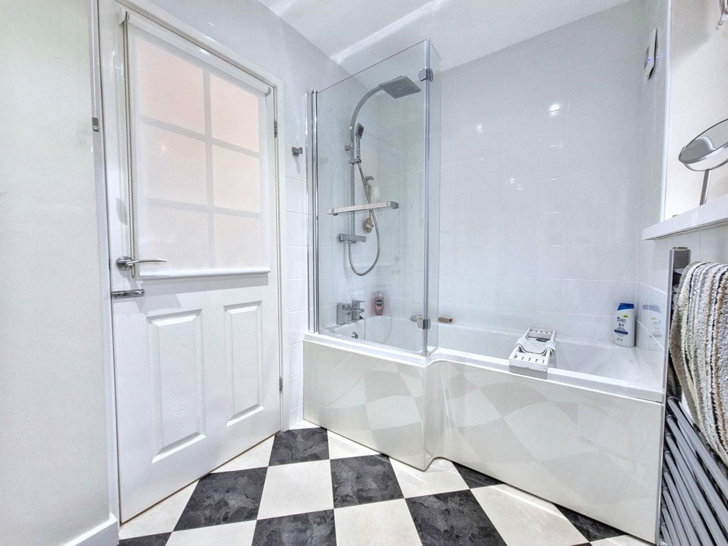 Property image 28 of 33