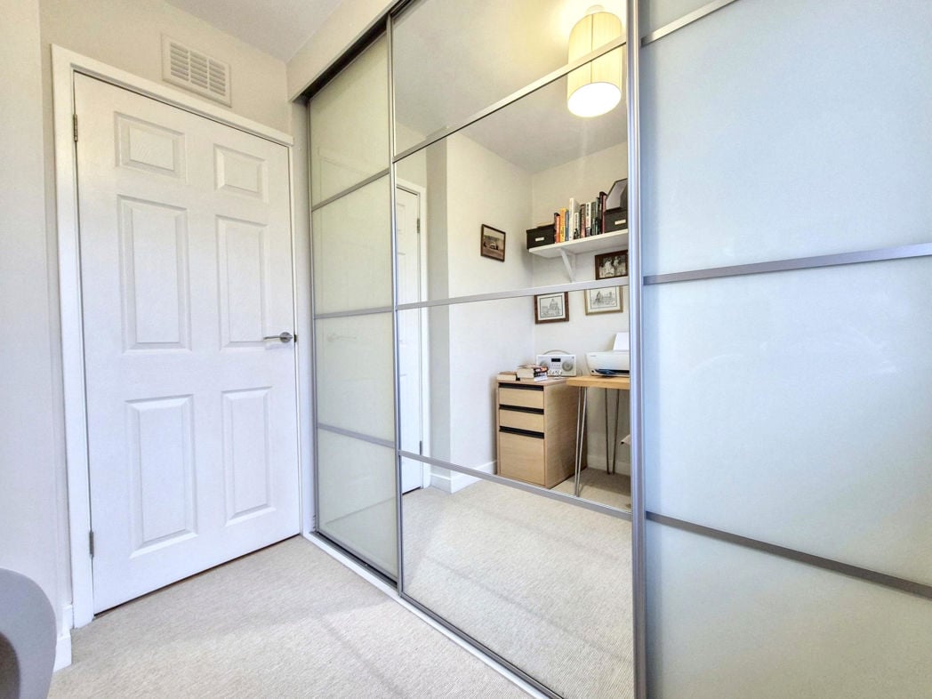 Property image 25 of 33