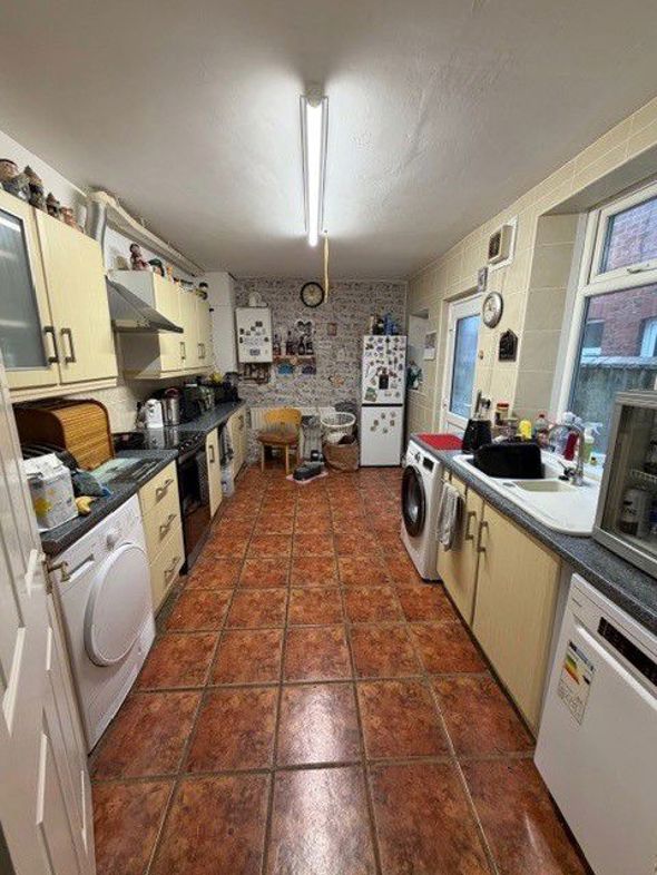 Property image 4 of 11