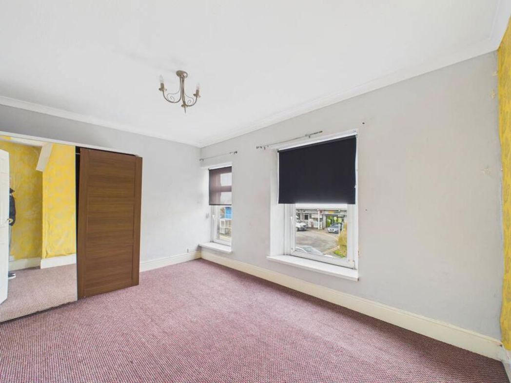 Property image 12 of 33
