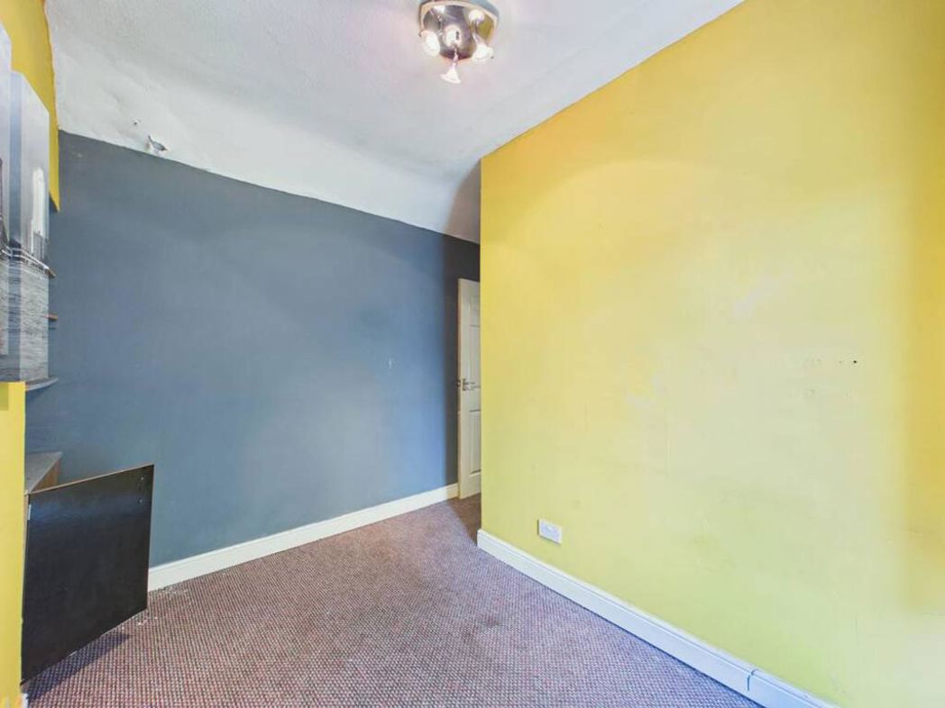 Property image 25 of 33