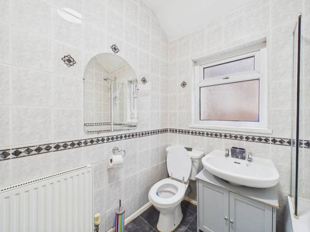 Property image 27 of 33