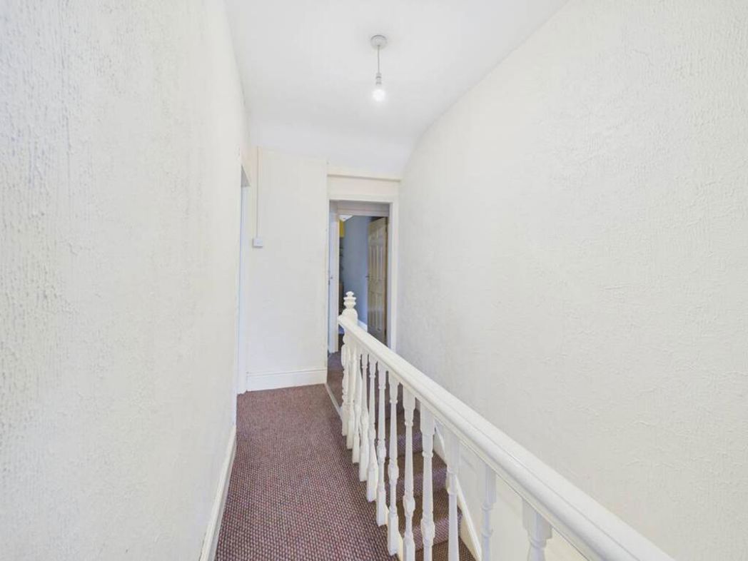Property image 16 of 33