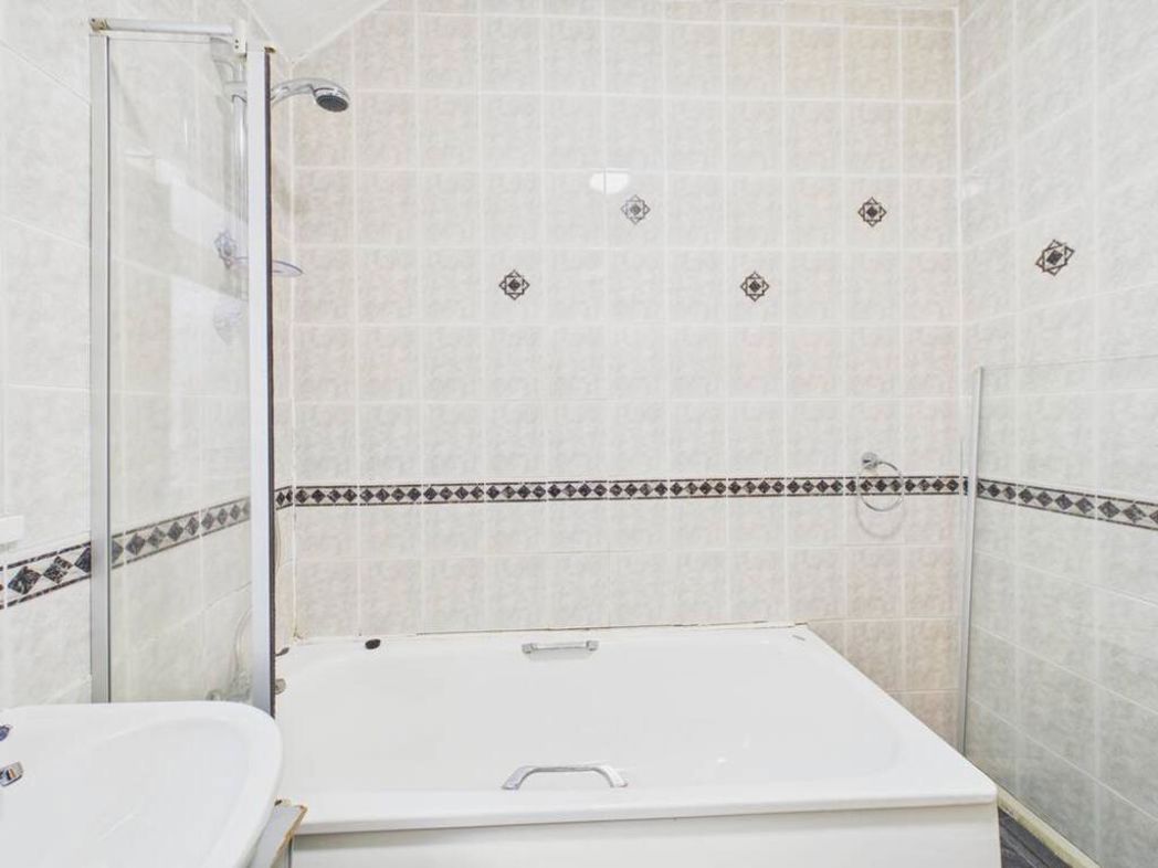 Property image 28 of 33