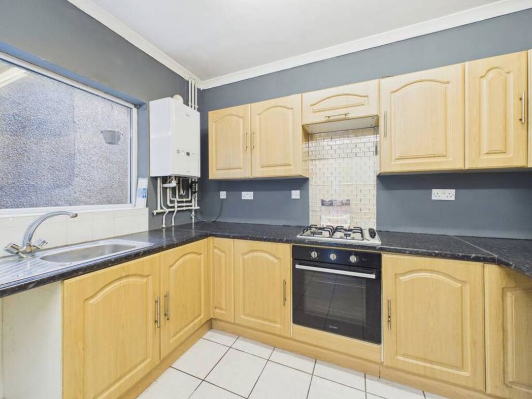Property image 4 of 33