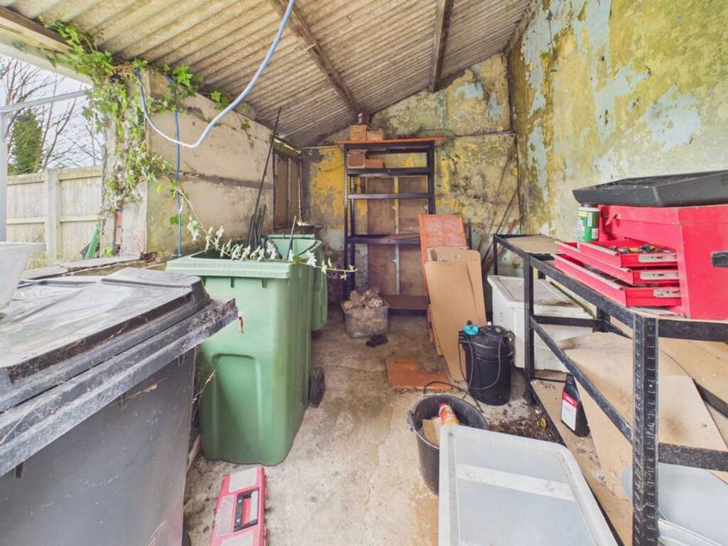 Property image 32 of 33