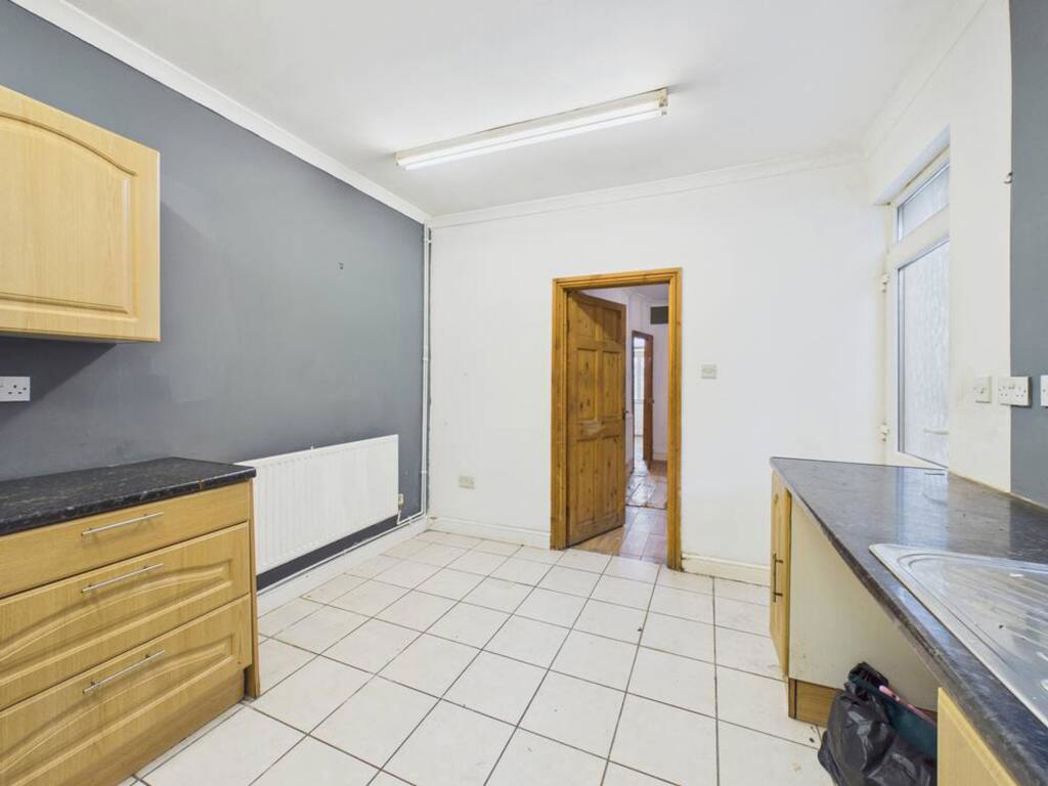 Property image 6 of 33