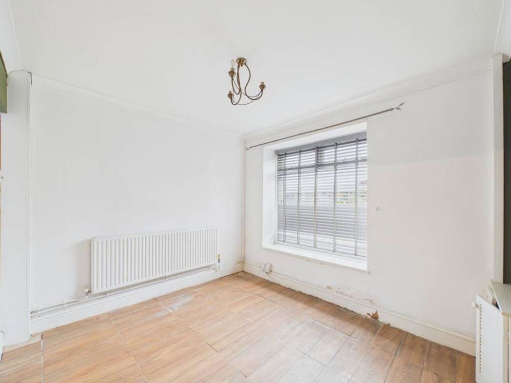 Property image 14 of 33